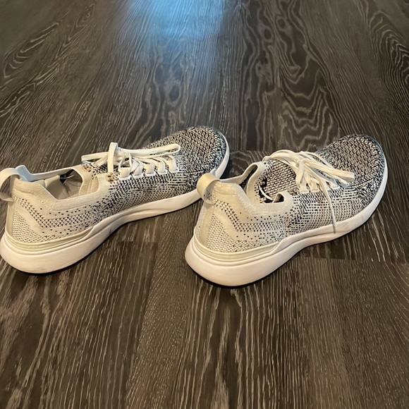 APL - Picture 3 of 3